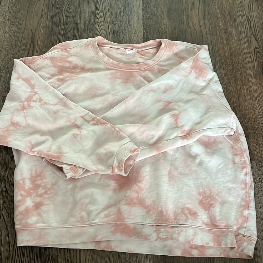 Pink tie-dye crewneck